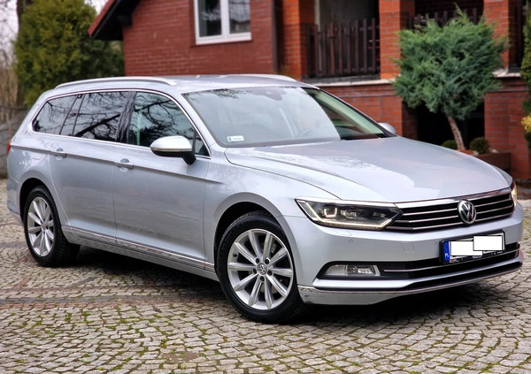 Volkswagen Passat cena 74700 przebieg: 190000, rok produkcji 2019 z Legnica małe 781